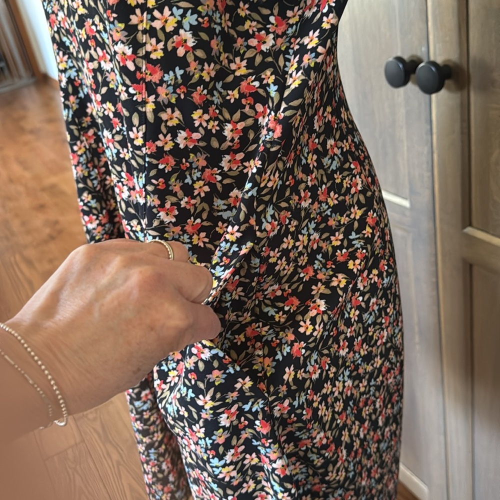 LOFT DRESS (A-1) - Picture 4 of 11
